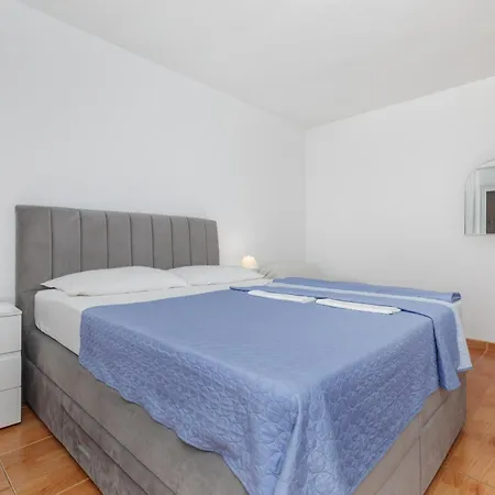 2752a Apartament *